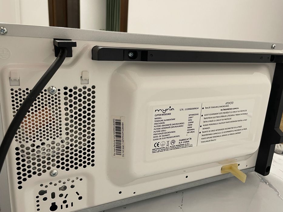 Cuptor microunde MyriaMY4402SVG
