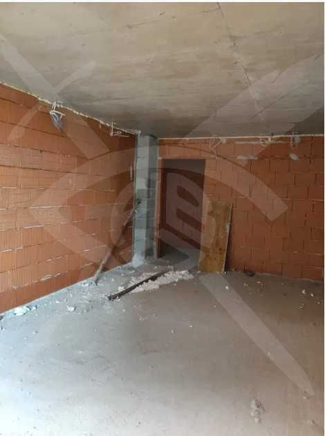 Продава се Двустаен апартамент в Пловдив, Гагарин - 77 кв.м за 1052 €/кв.м - Снимка #4