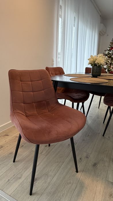 Scaune catifea roz pudrat