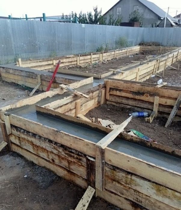 Стяшка фундамент кладка кафель крыша 
Современная