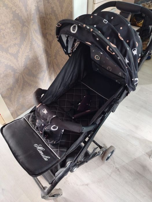 Детская прогулочная коляска