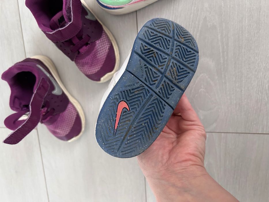 2 брой оригинални обувчици