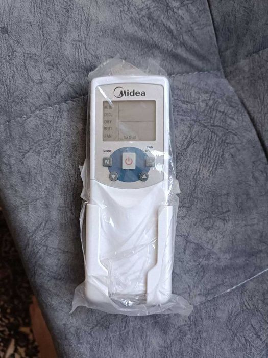 Срочно продаётся пульт от кондиционера Мидеа!!