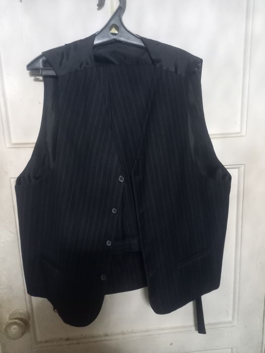 Продам классический костюм