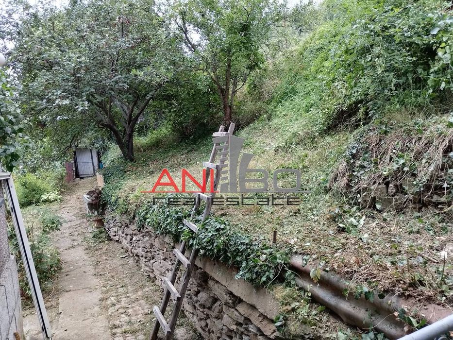 Къща в София, област-с.Чурек площ 150м2 цена 100000€