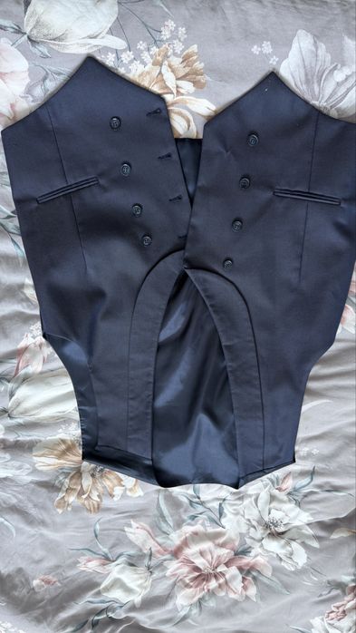 Продам костюм троика