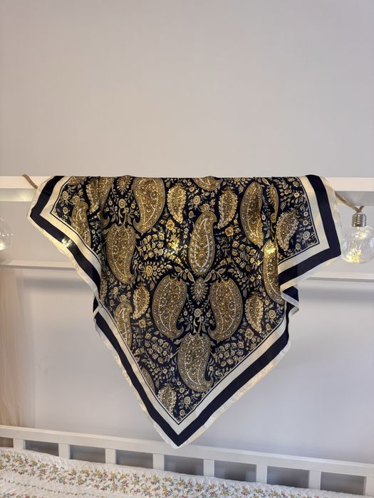 Пролетен ефирен шал