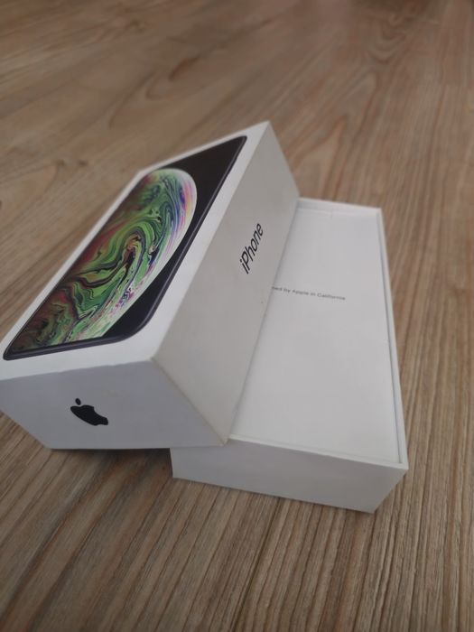 Продаю iPhone XS Max 64Gb