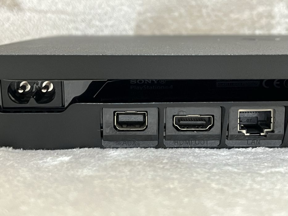 PS4 Slim 500GB impecabil.