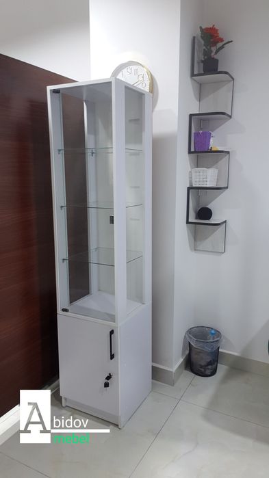 Витрина  стеллаж шкаф пенал  косметолог ва  гузаллик салони учун