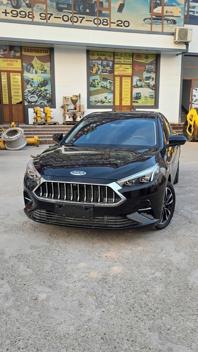 JAC J7 avtomobilini bonuslar bilan xarid qiling