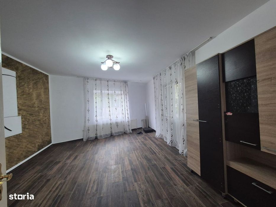 Casă de închiriat, situată în Târgu Jiu, Strada 14 Octombrie