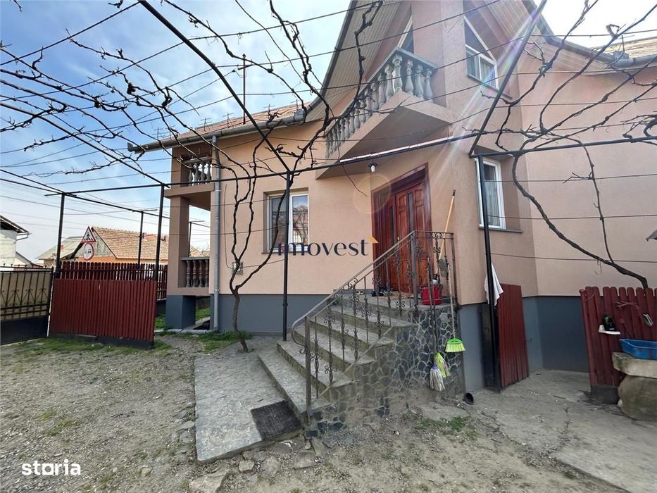 Casa moderna de vanzare in Halmeu, Satu Mare | 240 mp utili | Panouri