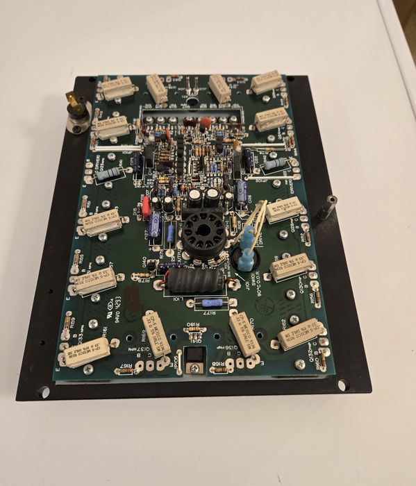 Amplificator final BGW 750G