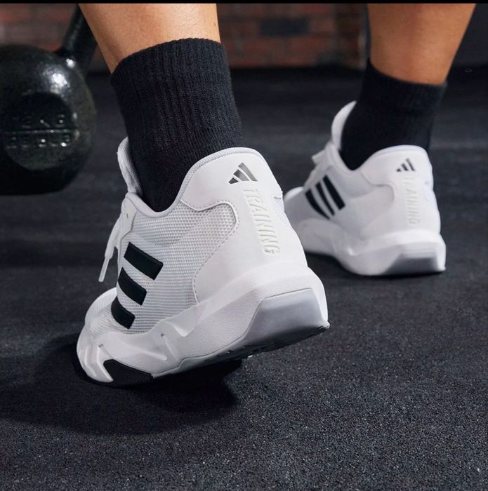 Кроссовки adidas