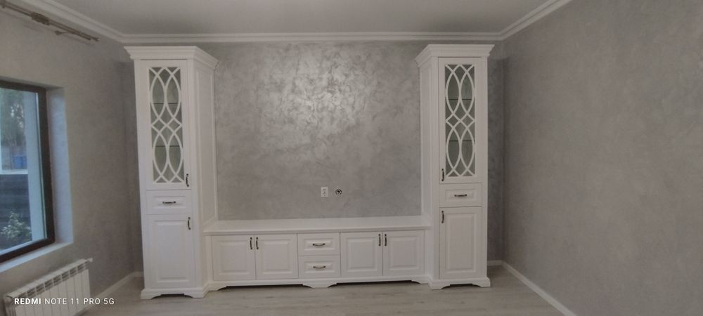 Fac   și  vând  mobilier bucătărie  baie    dresing  living.