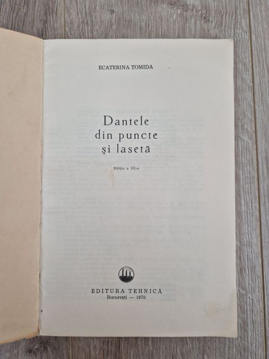 Set 3 carti: Impletituri Artistice, Dantele si Tricotaje in culori