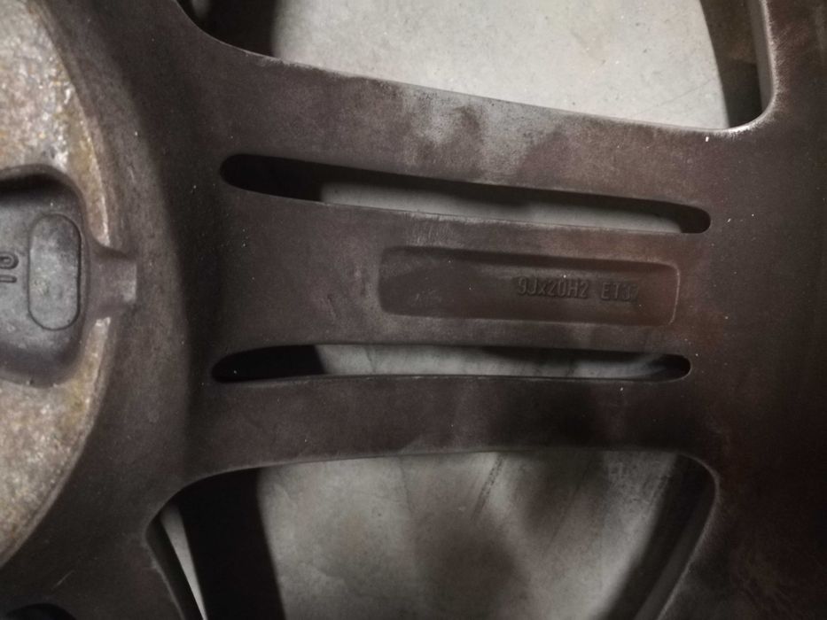 Продавам оригинални  алуминиеви джанти  за Ауди А8  R20