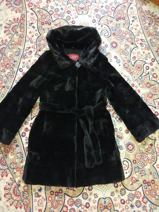 Продам женскую шубу