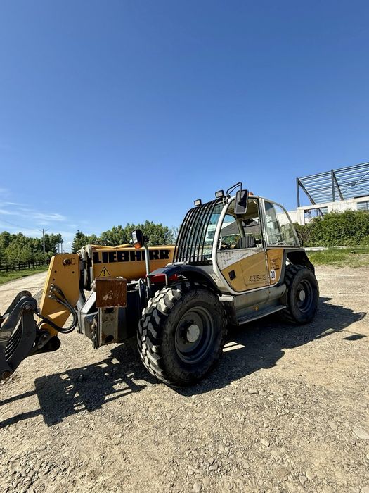 Încărcător frontal Liebherr telescopic IL.435.13 m