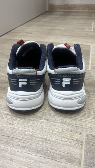 Продам кроссовки на мальчика