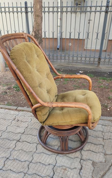 Scaun balansoar rotativ