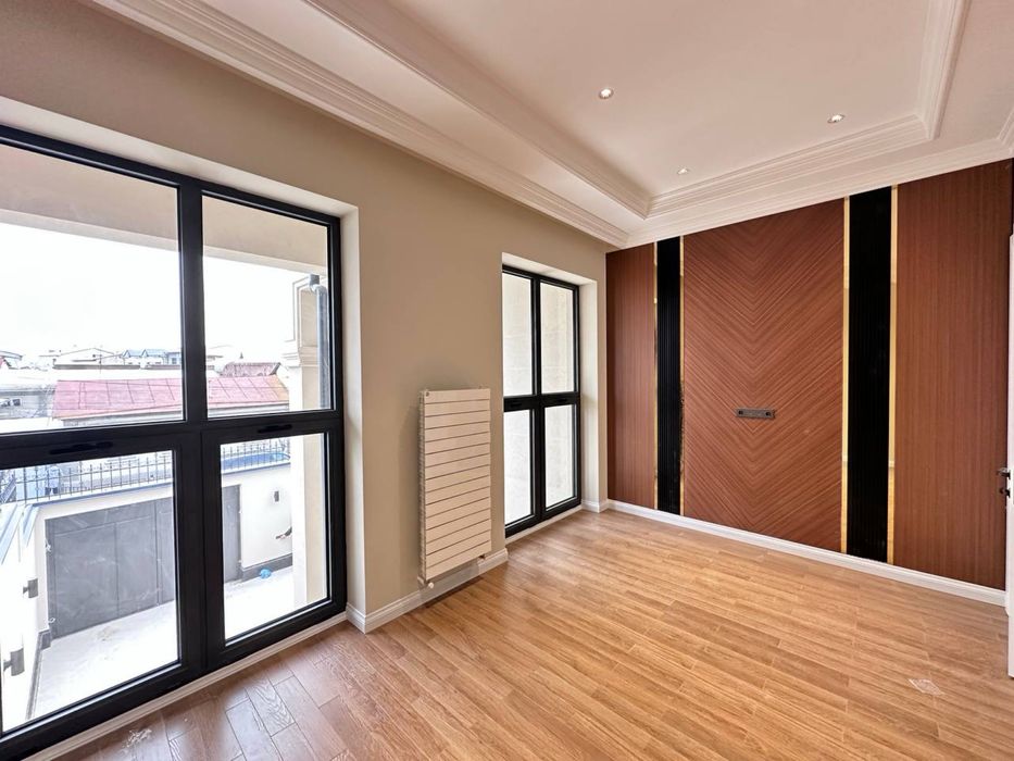 3 қаватли енги 2,5 сотокли евро ховли сотилади