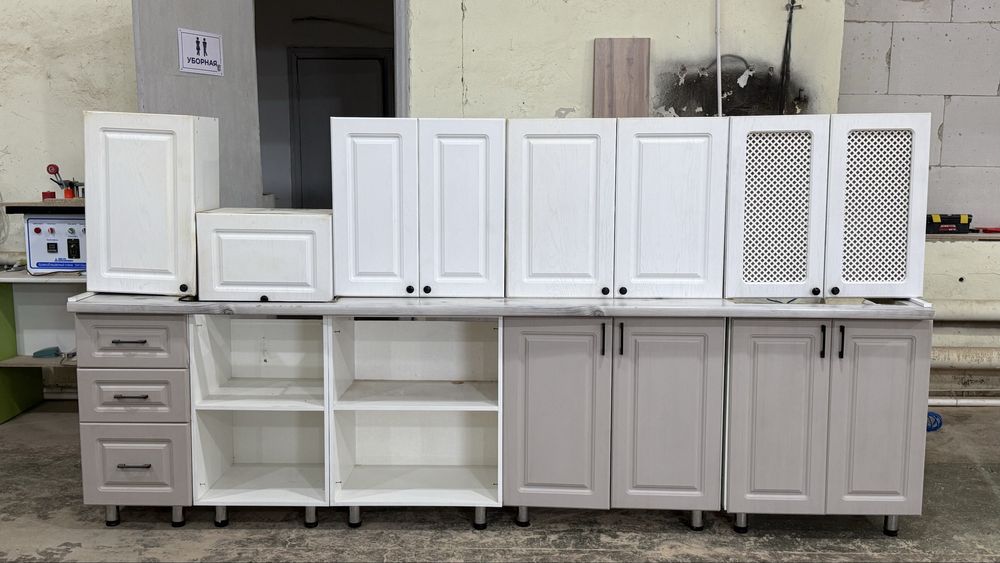 Кухня , б/у мебель со столешкой впридачу