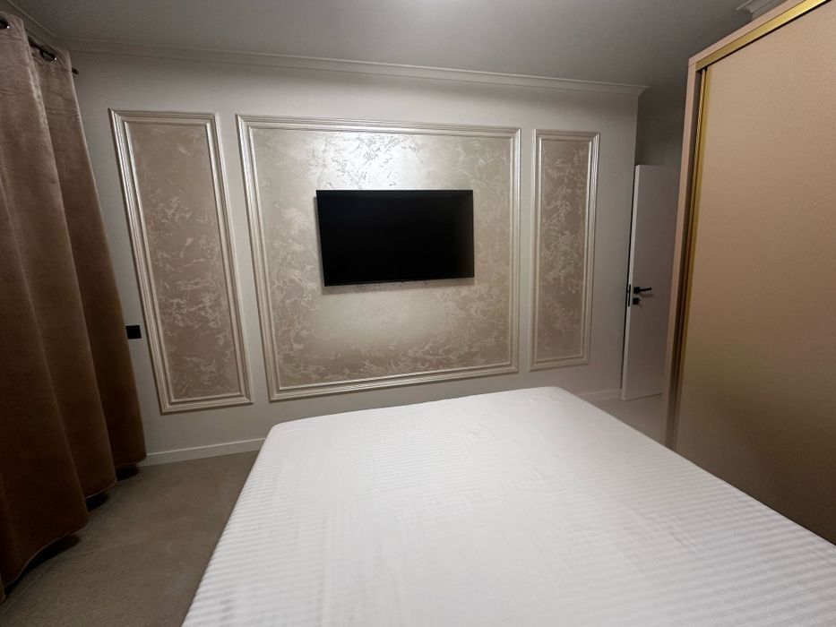 Închiriez apartament 2 camere Alezzi Odyssey – parcare subterană – Mamaia Nord
Descriere anunț