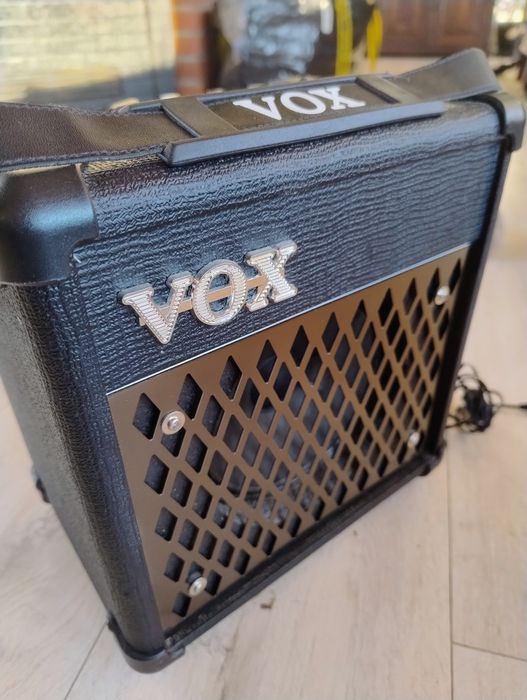 Китарно кубе VOX