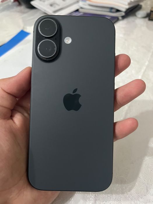 Iphone 17 с оригинал ным чехлом
