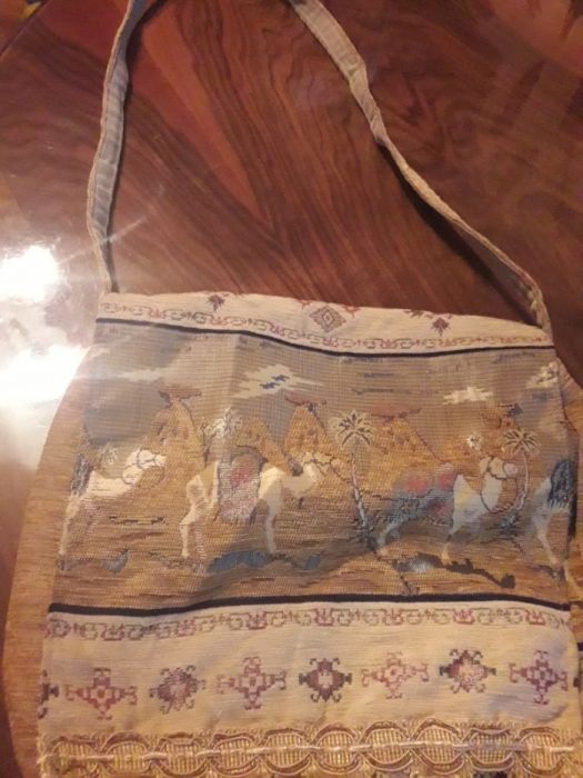 Geantă umăr