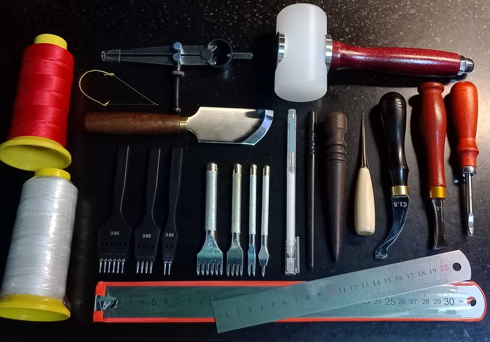 Инструмент для работы с кожей