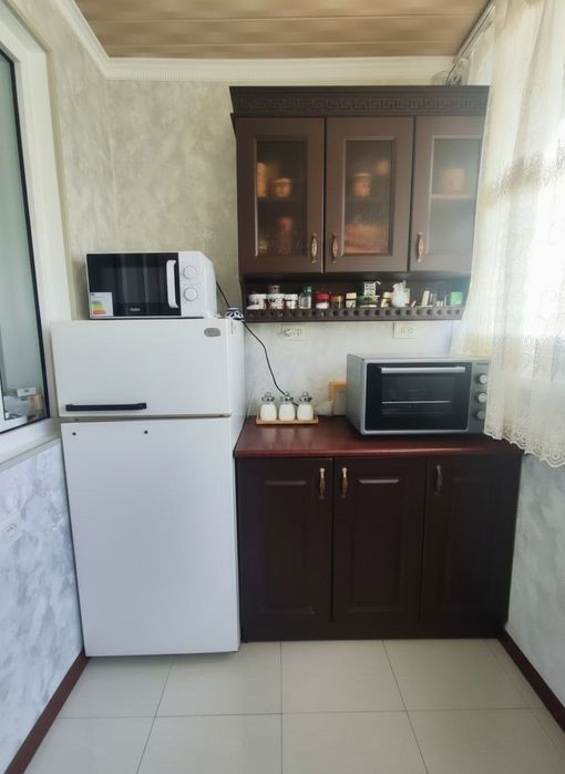 Азиз бозор 8-март фабрика ёнида квартира зўдлик билан Сотилади