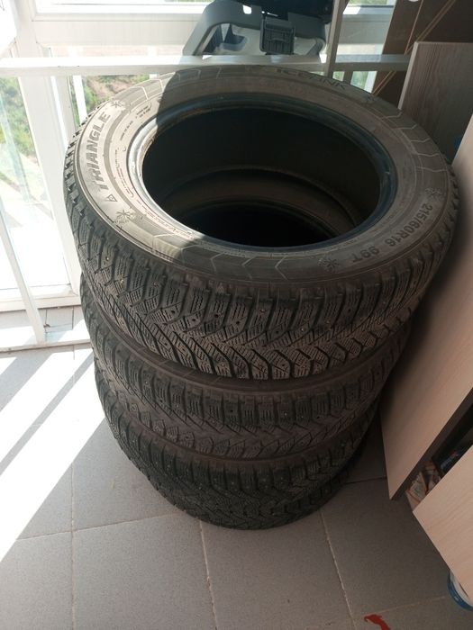Зимние шины 215/60R16