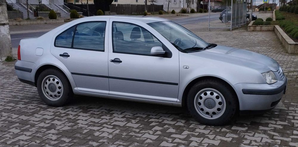 VOLKSWAGEN Bora 2001