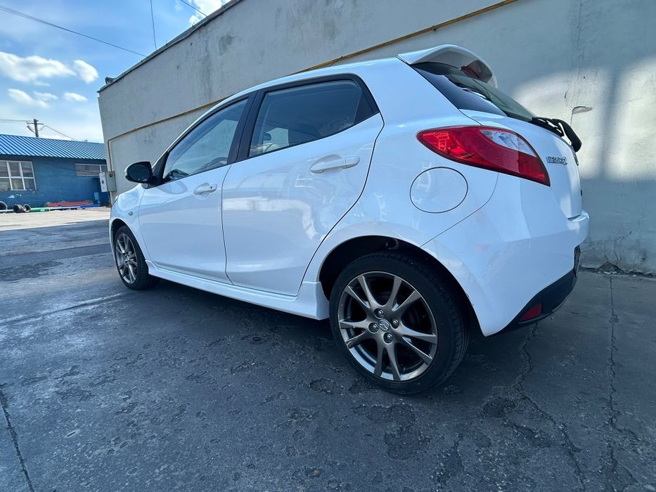 MAZDA 2 2009 — imagine 3