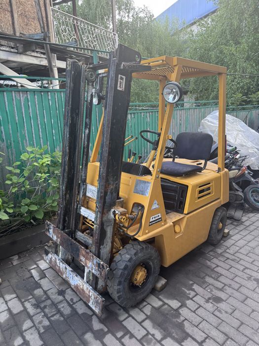 Вилочный погрузчик Komatsu FG10