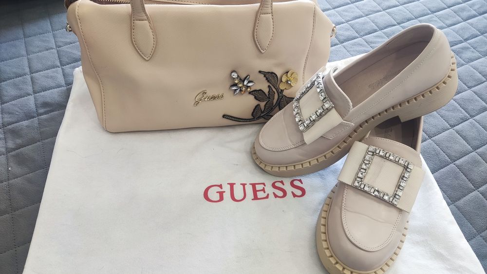 Красиви обувки с подарък чанта на Guess