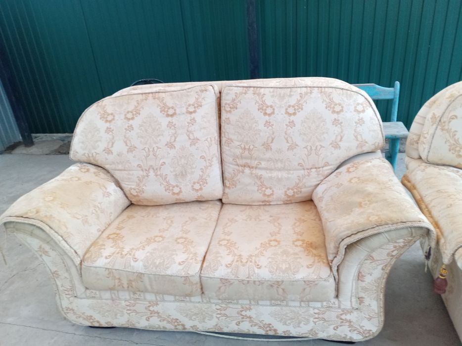 Продам диван с креслом