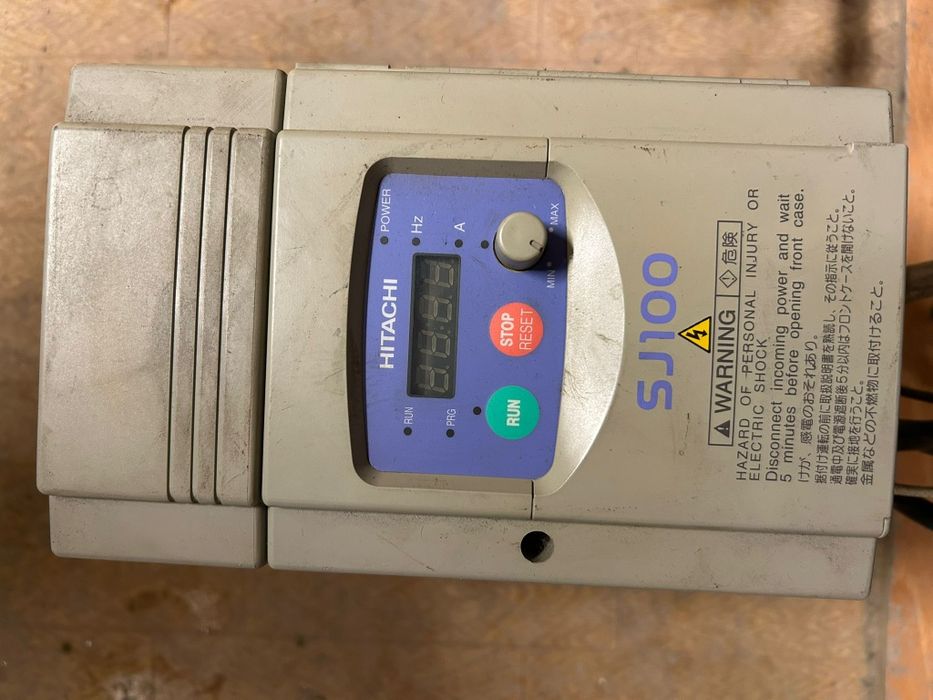 Invertor Hitachi 1.5 kw 220v monofazic