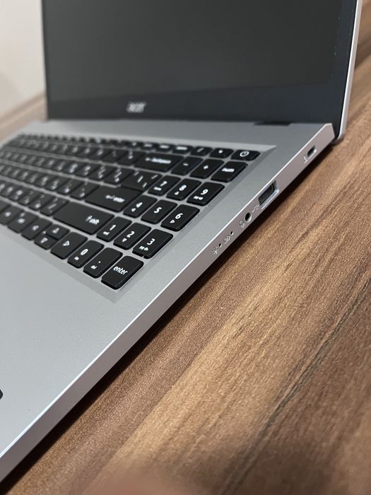 Acer Aspire A315-24P — отличное состояние + подарки!