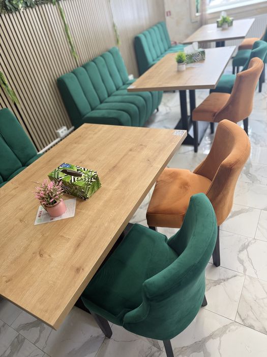 Mese, canapele si scaune, bar, cafenea sau cofetarie