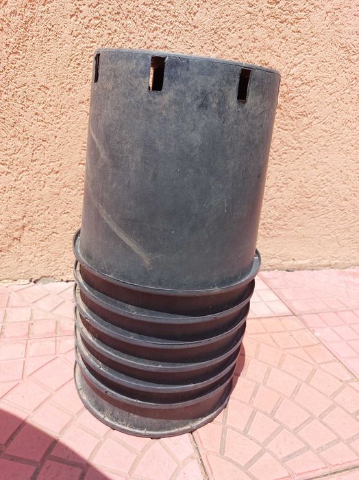 саксии за щветя и растения