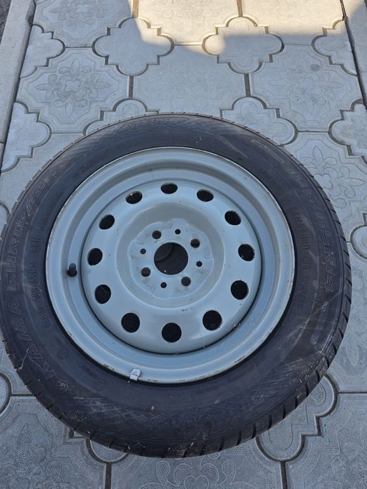 Поодам шину с диком 14