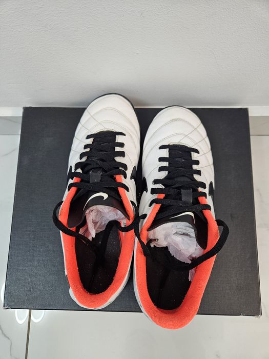 Ghete fotbal Nike tiempo sintetic 60% REDUCERE