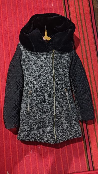 Palto sotiladi 46-48 razmerlaga togri keladi