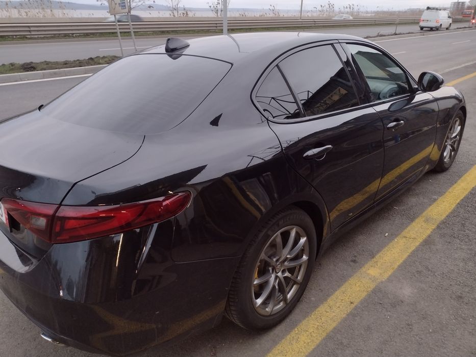 Топ състояние Alfa Romeo Giulia 2.0 Ti