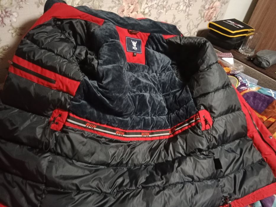 Продам зимнию куртку