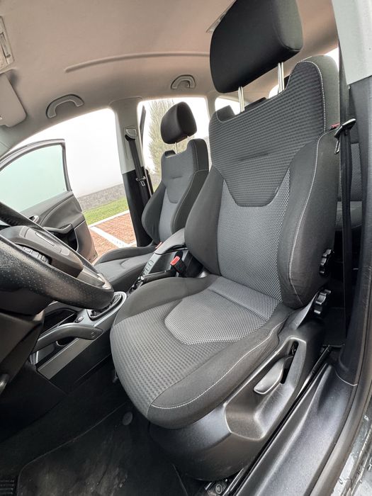 Vând Seat Altea FreeTrack Motor 1,6 Diesel R.A.R Efectuat Euro 5